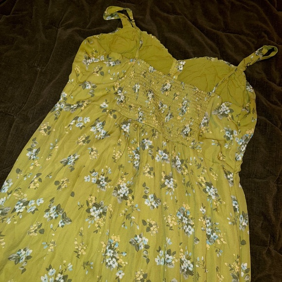 Green Floral dress - Picture 2 of 2